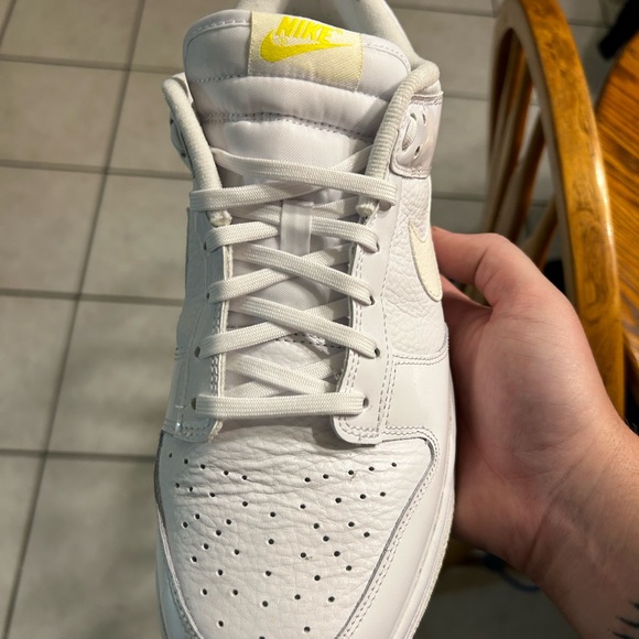 Nike Dunks Valentine’s Day Yellow heart size 11 women’s size 9.5 men’s - Picture 2 of 4